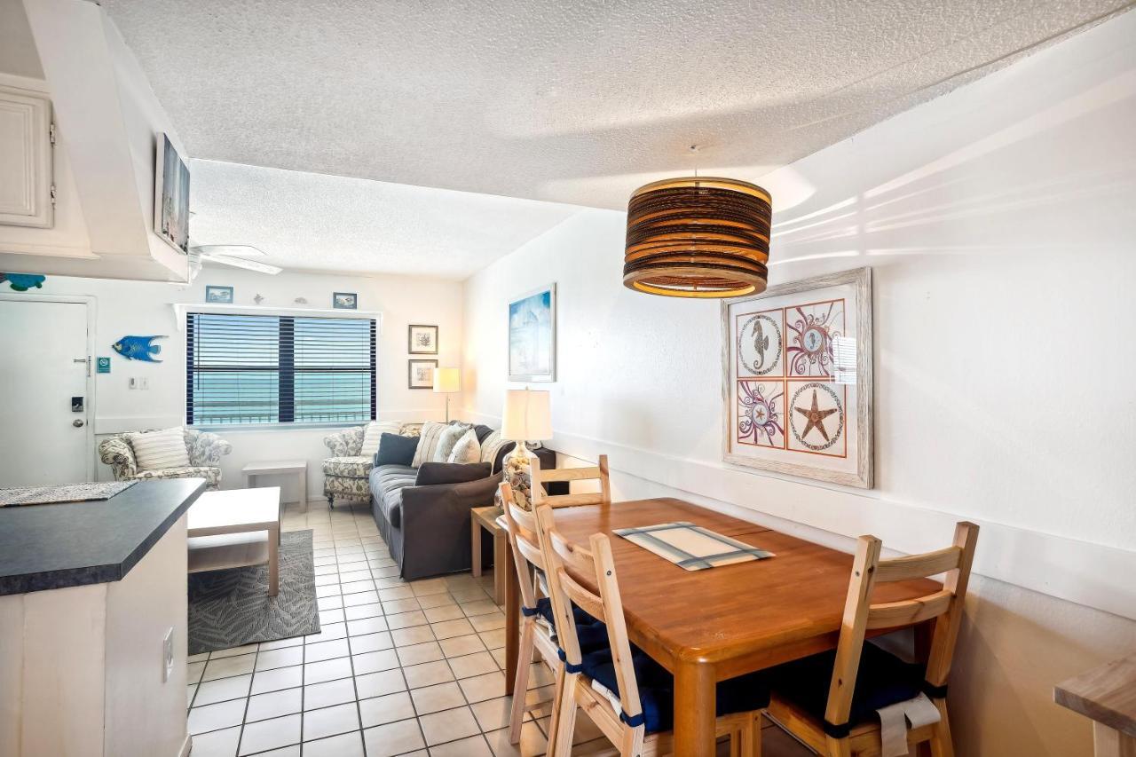 Sunset Chateau 409 St. Pete Beach Esterno foto
