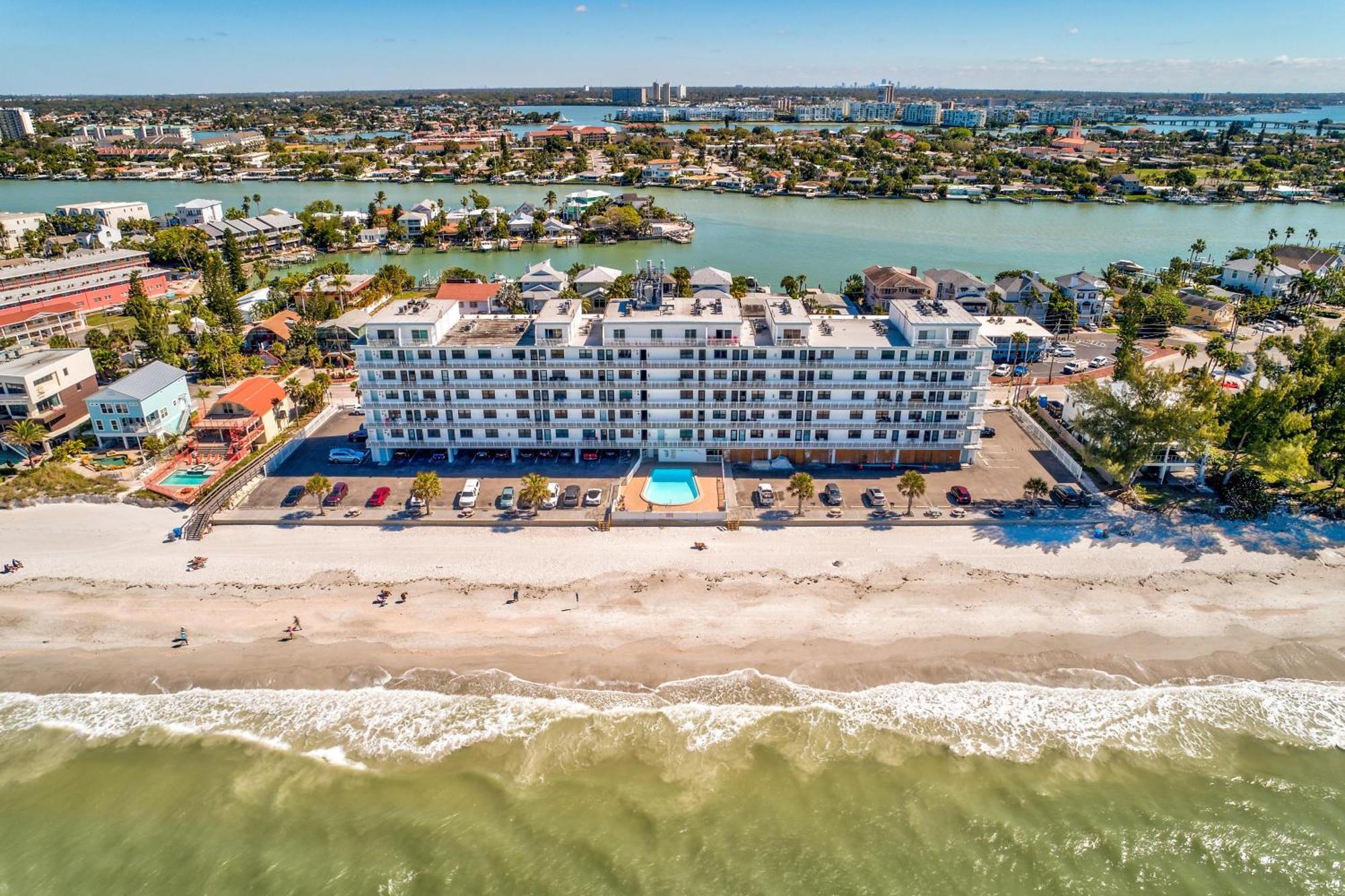 Sunset Chateau 409 St. Pete Beach Esterno foto